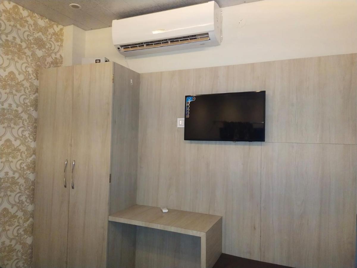 Hotel Gateway Kailash Varanasi Exterior photo