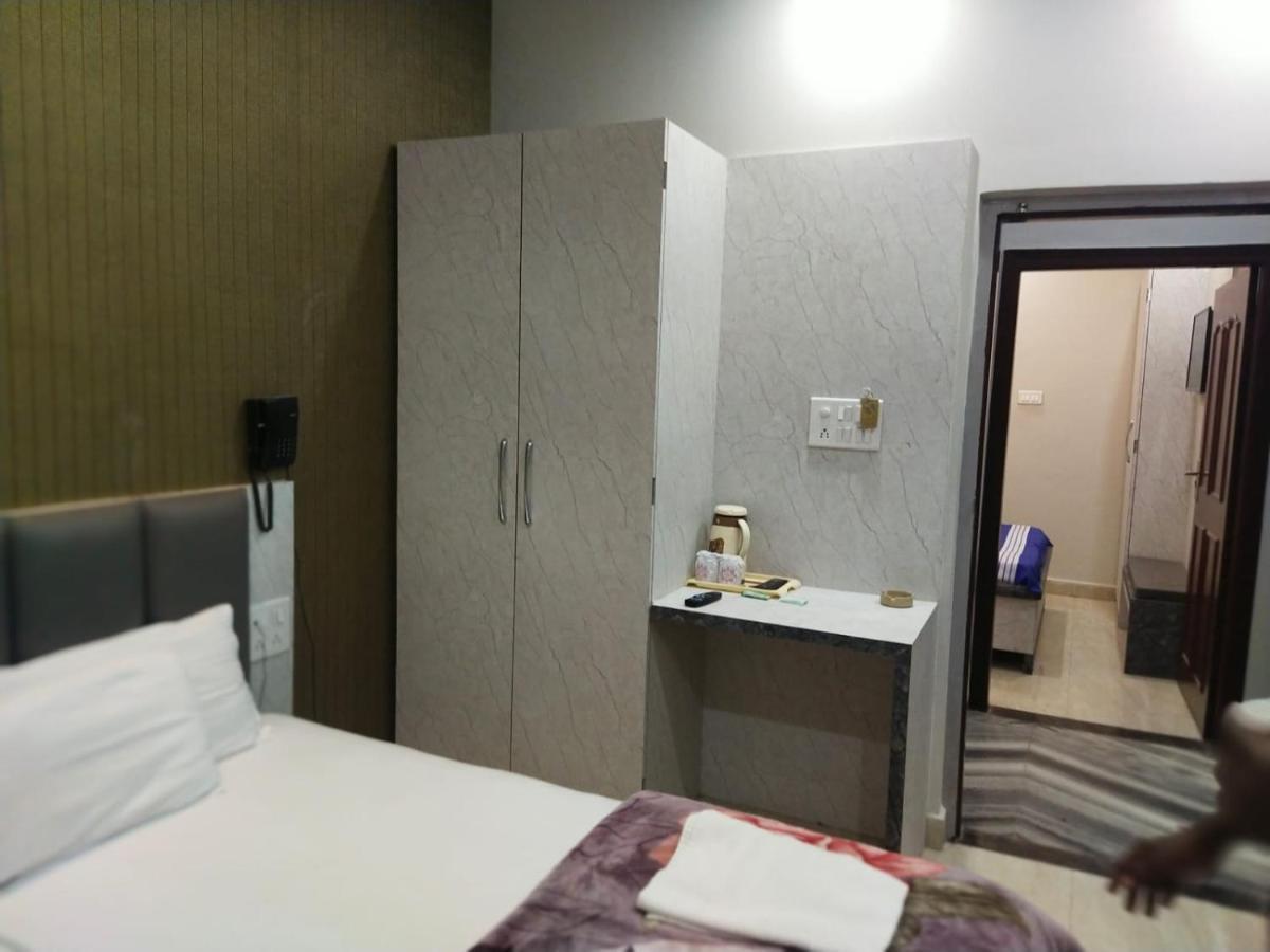 Hotel Gateway Kailash Varanasi Exterior photo